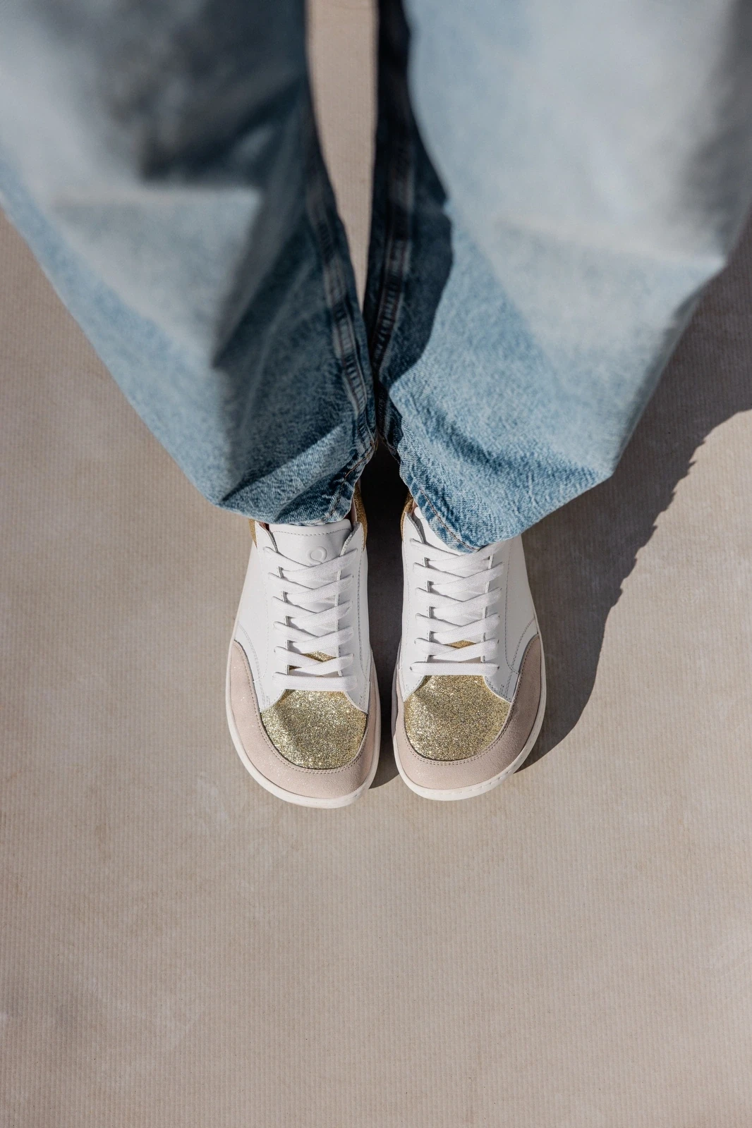 Босоногие кроссовки Shapen CHARM — светло-золотистый — фото 1 из 8